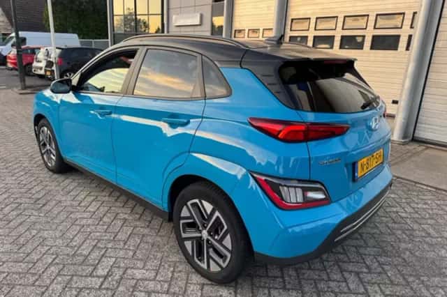 Hyundai Kona (2021) thumbnail 3