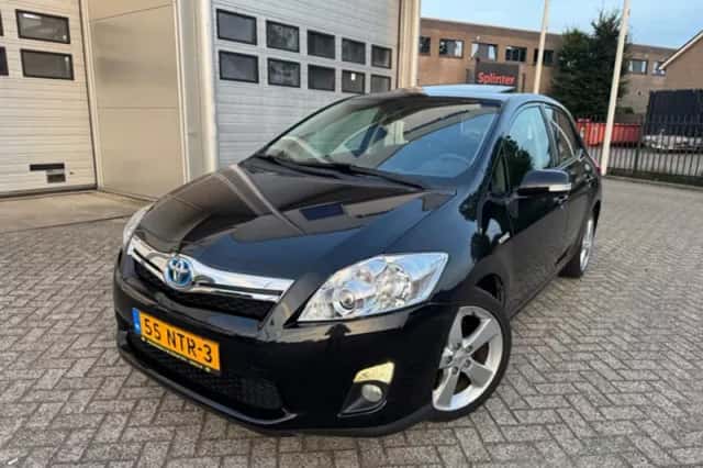 Toyota Auris (2010) thumbnail 4