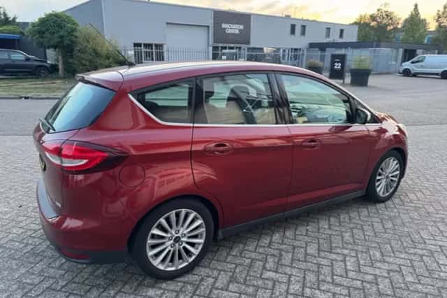 Ford C-Max (2015) thumbnail 5