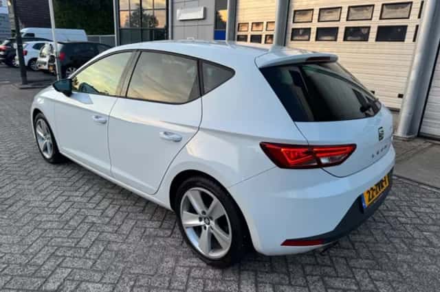 SEAT Leon (2013) thumbnail 3