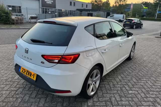 SEAT Leon (2013) thumbnail 5