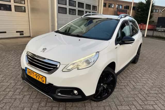Peugeot 2008 (2015) thumbnail 4