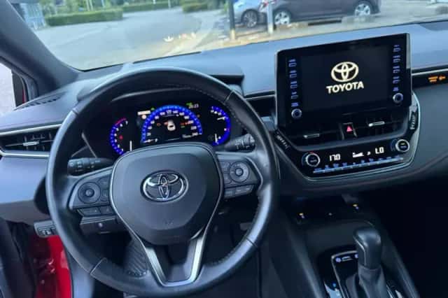 Toyota Corolla (2019) thumbnail 2