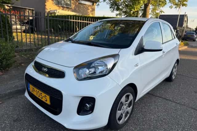 Kia Picanto (2016) thumbnail 3