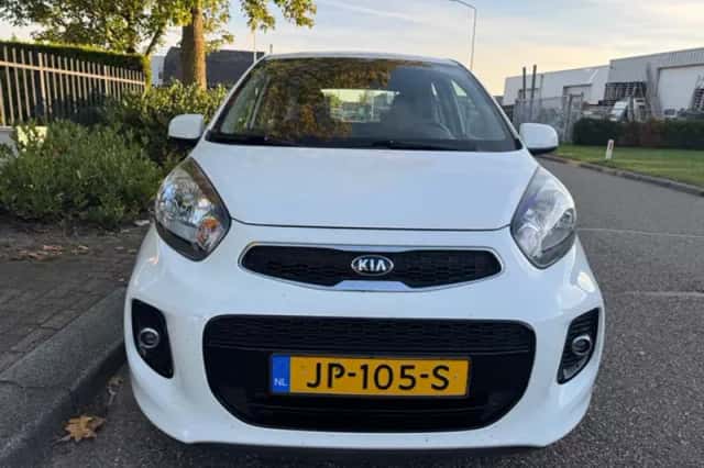 Kia Picanto (2016) thumbnail 6