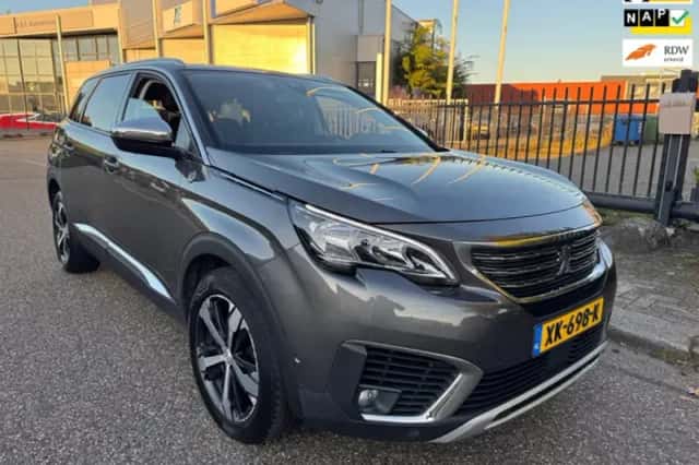 Peugeot 5008 (2019) thumbnail 1