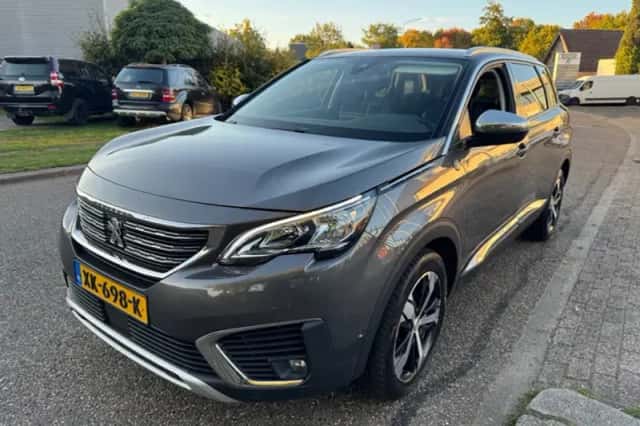 Peugeot 5008 (2019) thumbnail 3