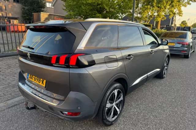 Peugeot 5008 (2019) thumbnail 4