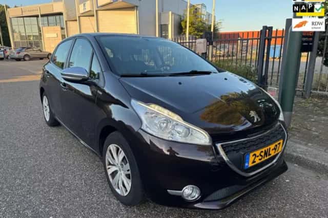 Peugeot 208 (2013) thumbnail 1