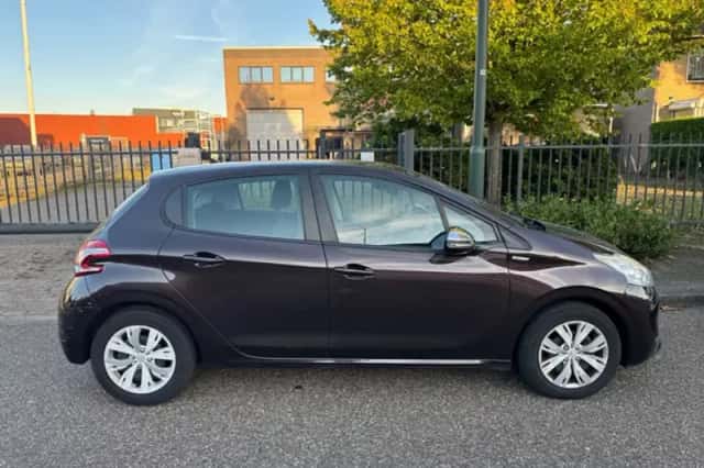 Peugeot 208 (2013) thumbnail 4