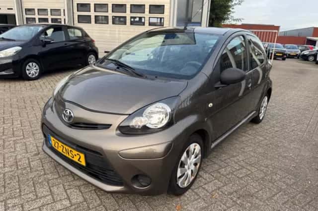 Toyota Aygo (2013) thumbnail 3