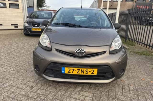 Toyota Aygo (2013) thumbnail 4