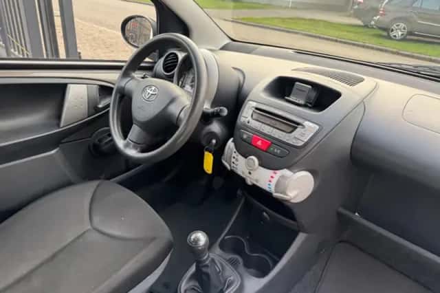 Toyota Aygo (2013) thumbnail 6