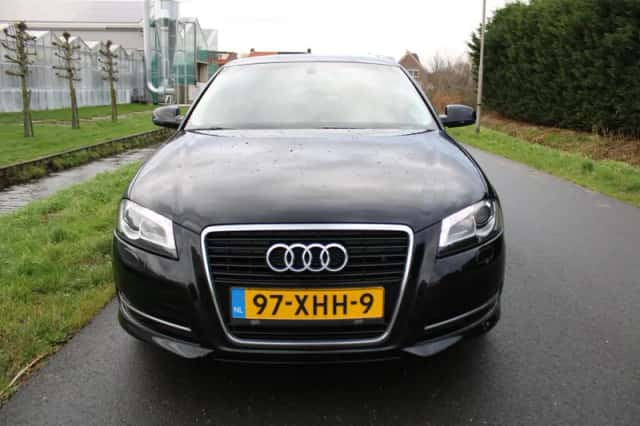 Audi A3 (2012) thumbnail 3