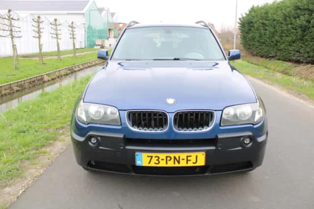 BMW X3 (2004) thumbnail 2