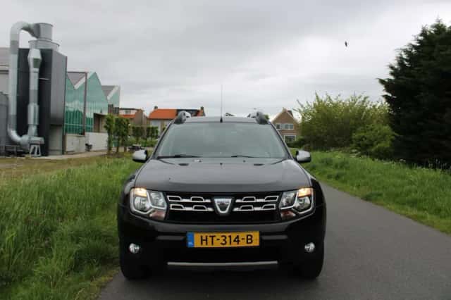 Dacia Duster (2016) thumbnail 2