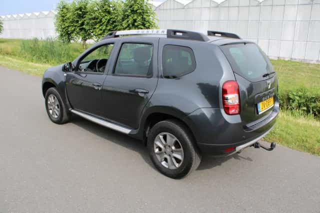Dacia Duster (2016) thumbnail 4