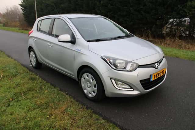 Hyundai i20 (2013) thumbnail 3