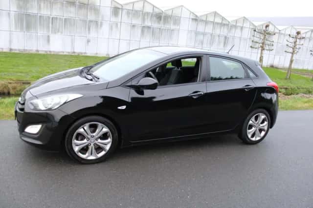 Hyundai i30 (2016) thumbnail 1