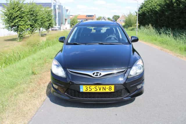 Hyundai i30 (2012) thumbnail 2