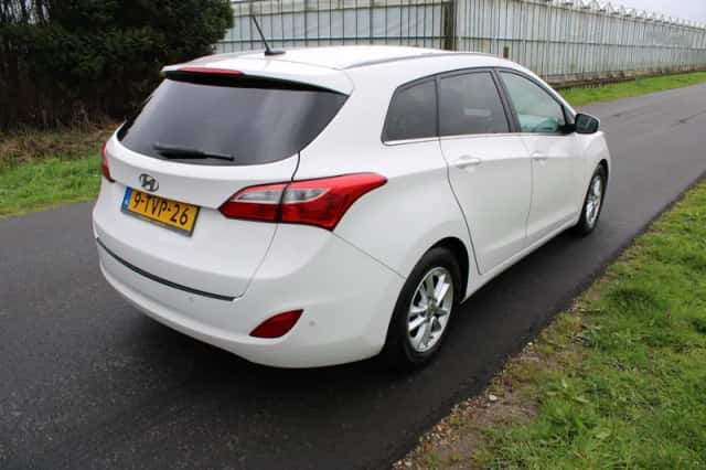 Hyundai i30 (2014) thumbnail 2