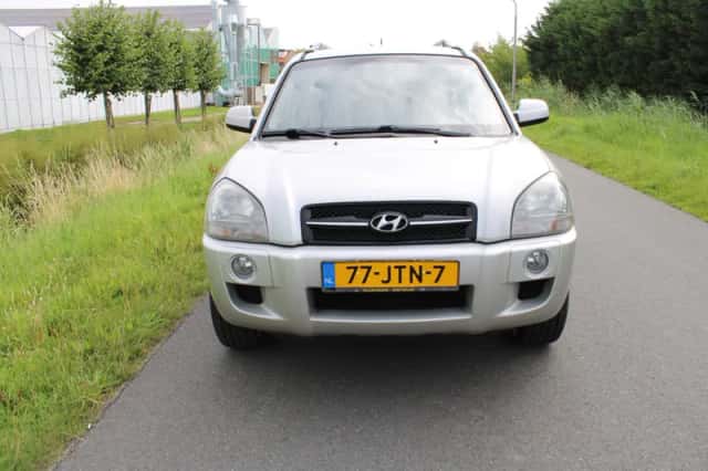 Hyundai Tucson (2009) thumbnail 2