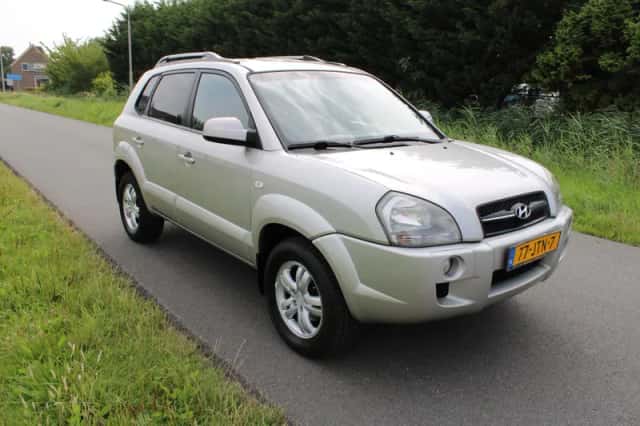 Hyundai Tucson (2009) thumbnail 3