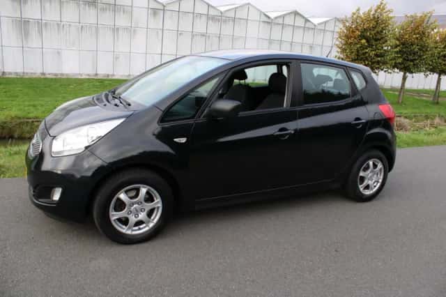 Kia Venga (2010) thumbnail 1