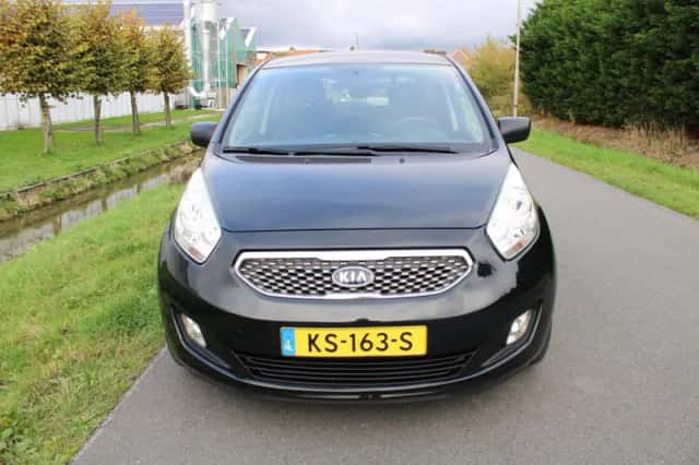 Kia Venga (2010) thumbnail 3