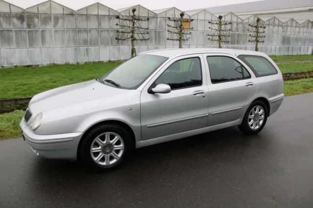 Lancia Lybra SW (1999) thumbnail 1