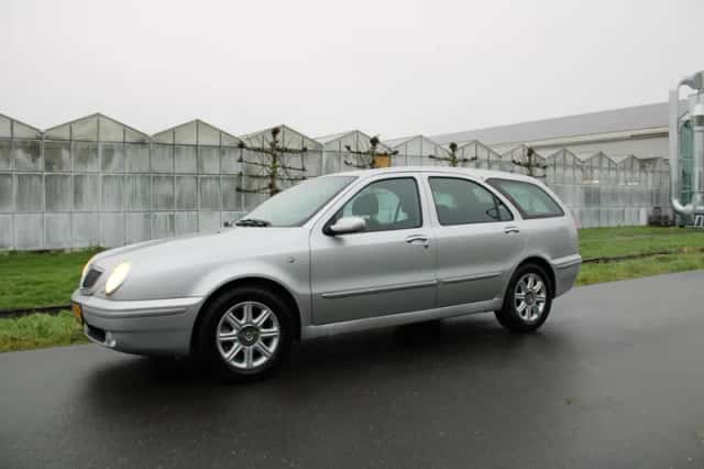 Lancia Lybra SW (1999) thumbnail 3