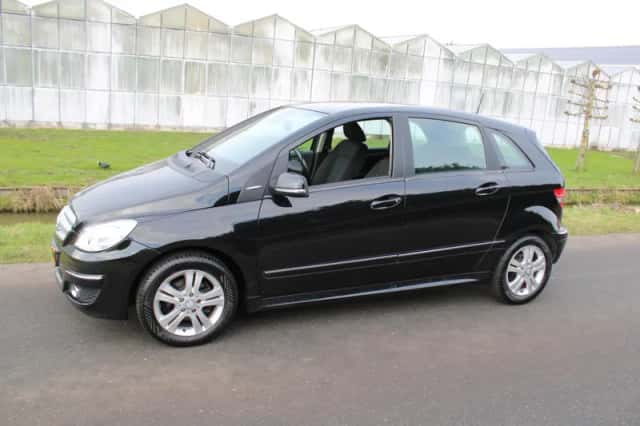 Mercedes-Benz B-Klasse (2011) thumbnail 1