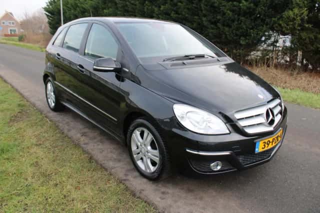 Mercedes-Benz B-Klasse (2011) thumbnail 3