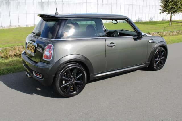 MINI Cooper S (2010) thumbnail 6