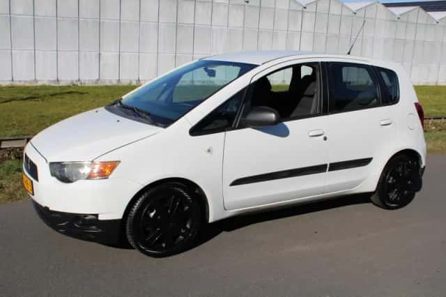 Mitsubishi Colt (2010) thumbnail 1