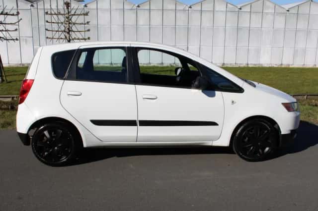Mitsubishi Colt (2010) thumbnail 4