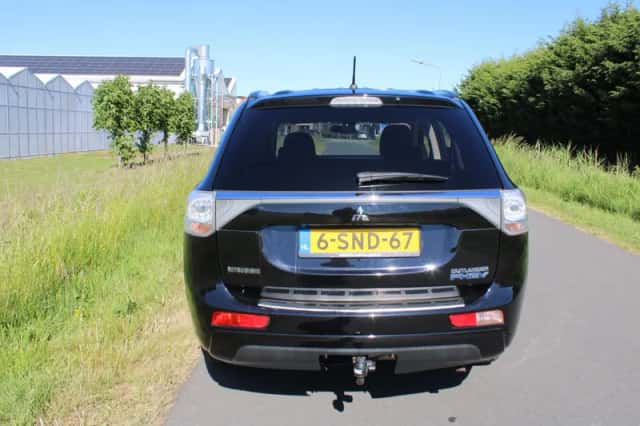 Mitsubishi Outlander (2013) thumbnail 6