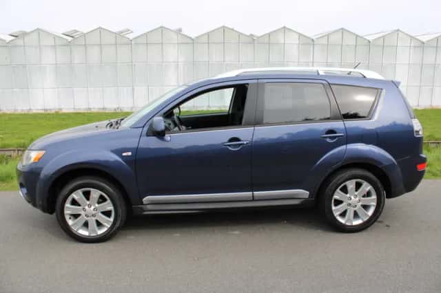 Mitsubishi Outlander (2009) thumbnail 3