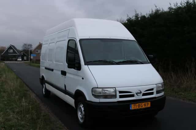 Nissan Interstar (2002) thumbnail 2
