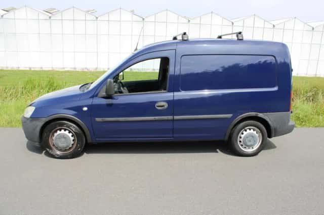 Opel Combo (2009) thumbnail 2