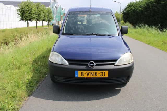 Opel Combo (2011) thumbnail 2