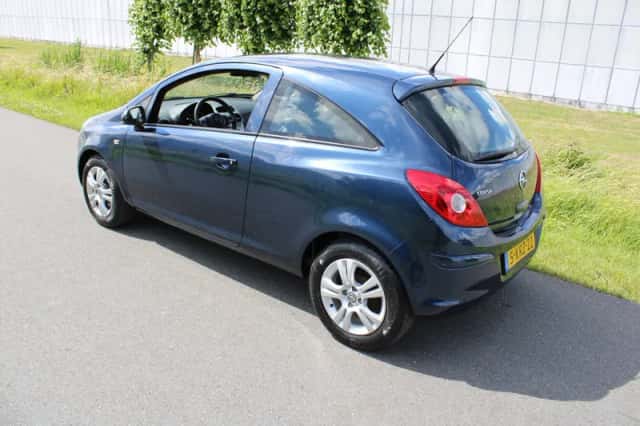 Opel Corsa (2013) thumbnail 6