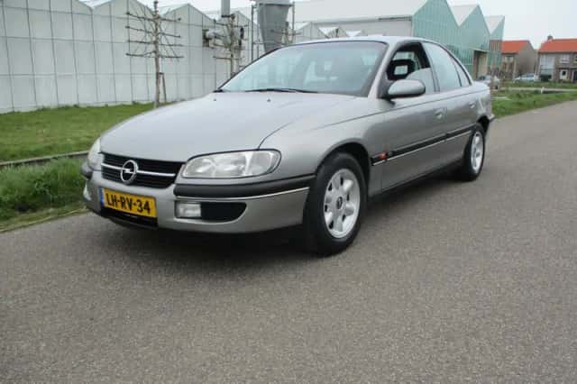 Opel Omega (1995) thumbnail 3
