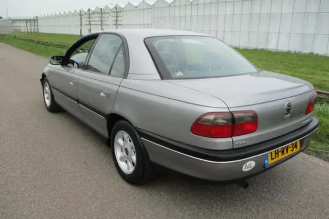Opel Omega (1995) thumbnail 4