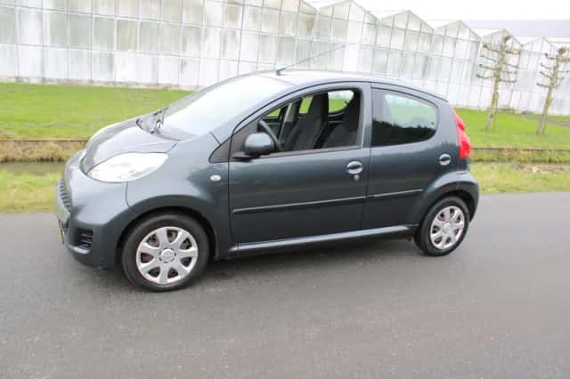 Peugeot 107 (2011) thumbnail 1