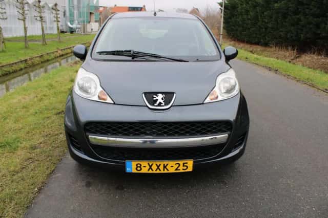 Peugeot 107 (2011) thumbnail 2