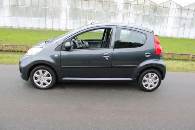 Peugeot 107 (2011) thumbnail 4