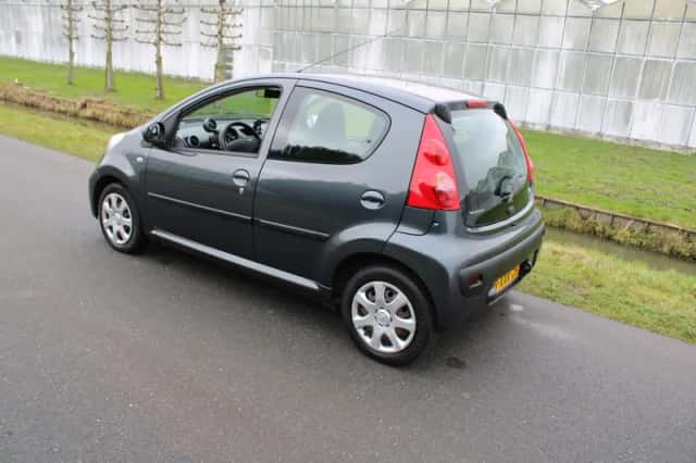 Peugeot 107 (2011) thumbnail 5