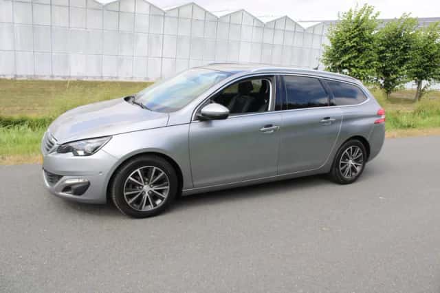 Peugeot 308 (2015) thumbnail 1