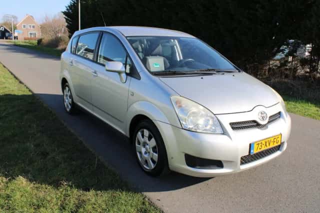 Toyota Verso (2007) thumbnail 3